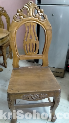 ৬ চেয়ারের কাঠের ডাইনিং টেবিল